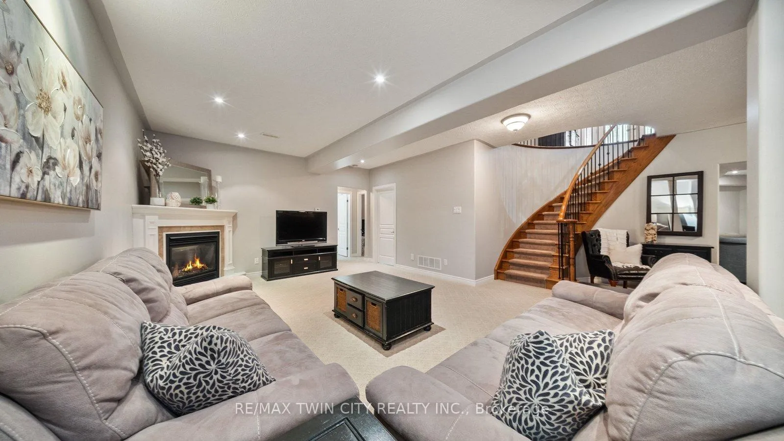 Photo 25 of 35 Long Lane, Brant, Paris — HOMEH