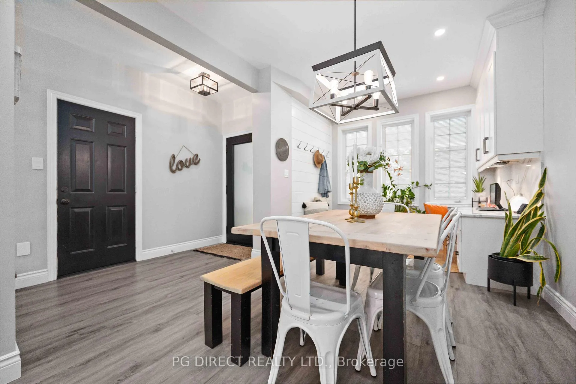 Photo 2 of 62 Kenilworth Crescent, Whitby, Brooklin — HOMEH