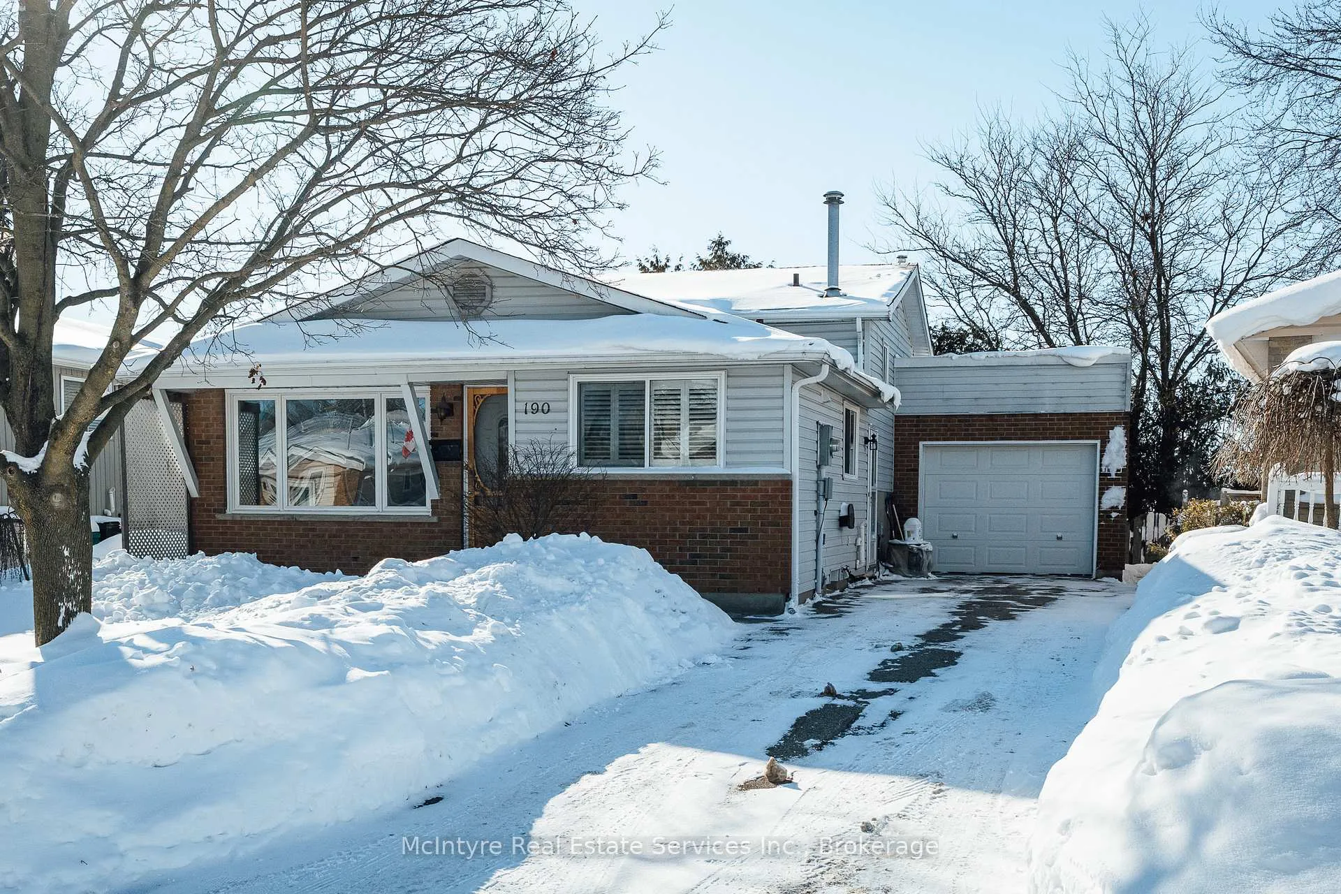 Photo 2 of 190 Broken Oak Crescent, Kitchener — HOMEH