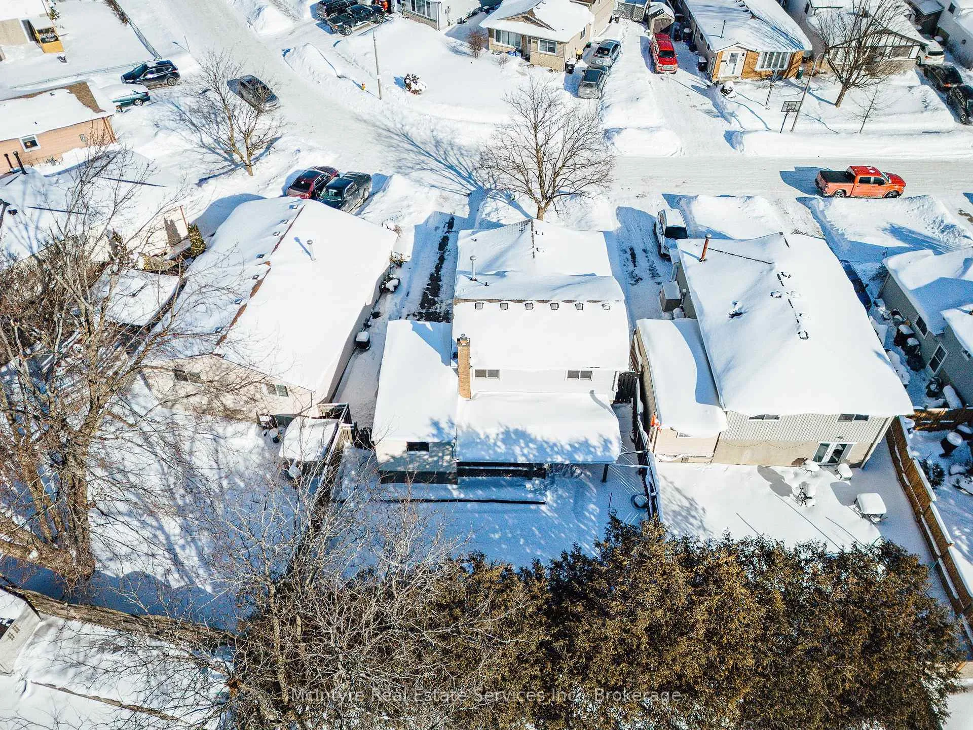 Photo 10 of 190 Broken Oak Crescent, Kitchener — HOMEH