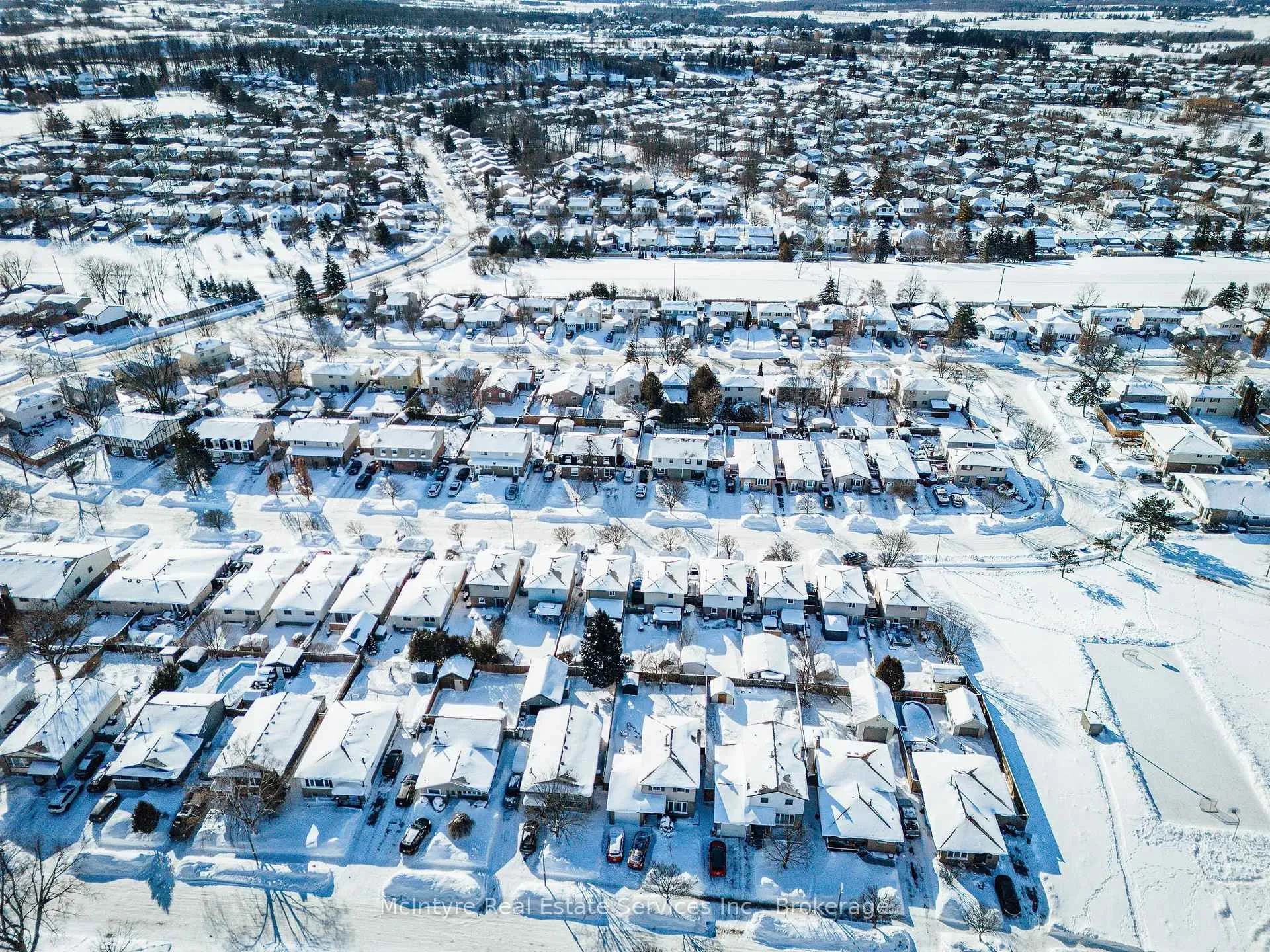 Photo 12 of 190 Broken Oak Crescent, Kitchener — HOMEH