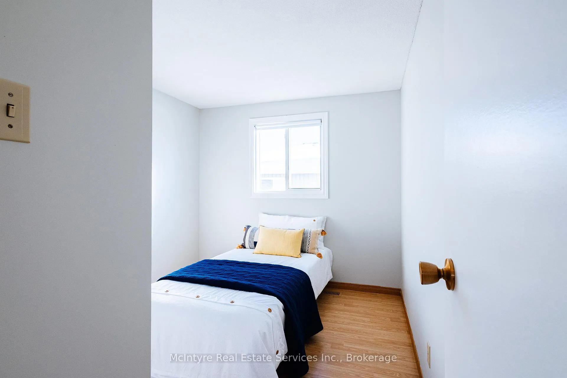 Photo 25 of 190 Broken Oak Crescent, Kitchener — HOMEH