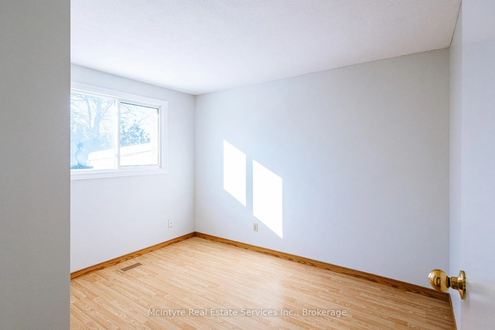 Photo 27 of 190 Broken Oak Crescent, Kitchener — HOMEH