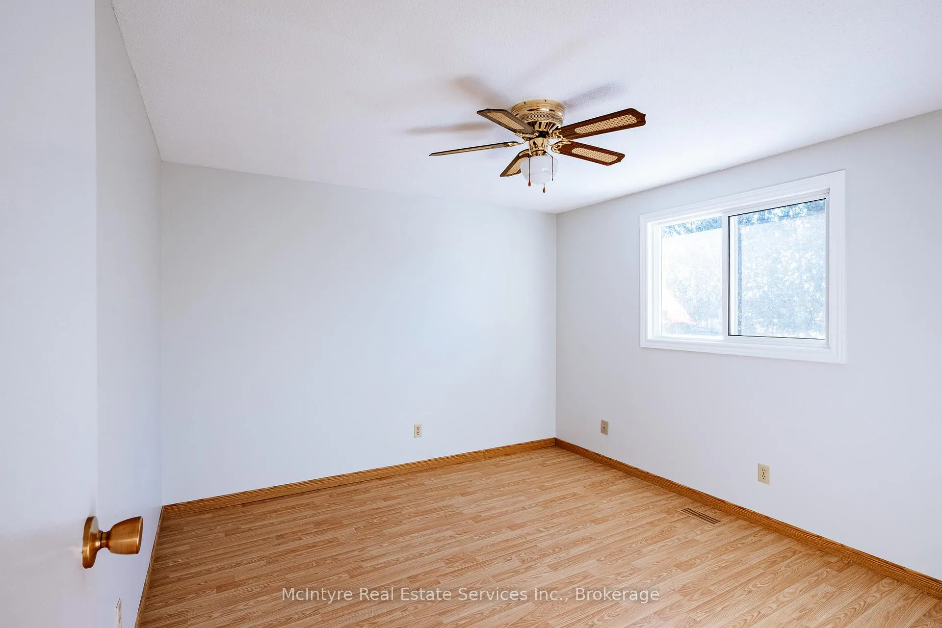 Photo 30 of 190 Broken Oak Crescent, Kitchener — HOMEH
