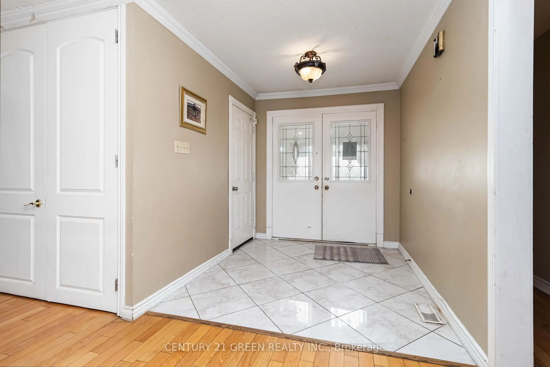 Photo 4 of 26 Milford Crescent, Brampton, Central Park — HOMEH