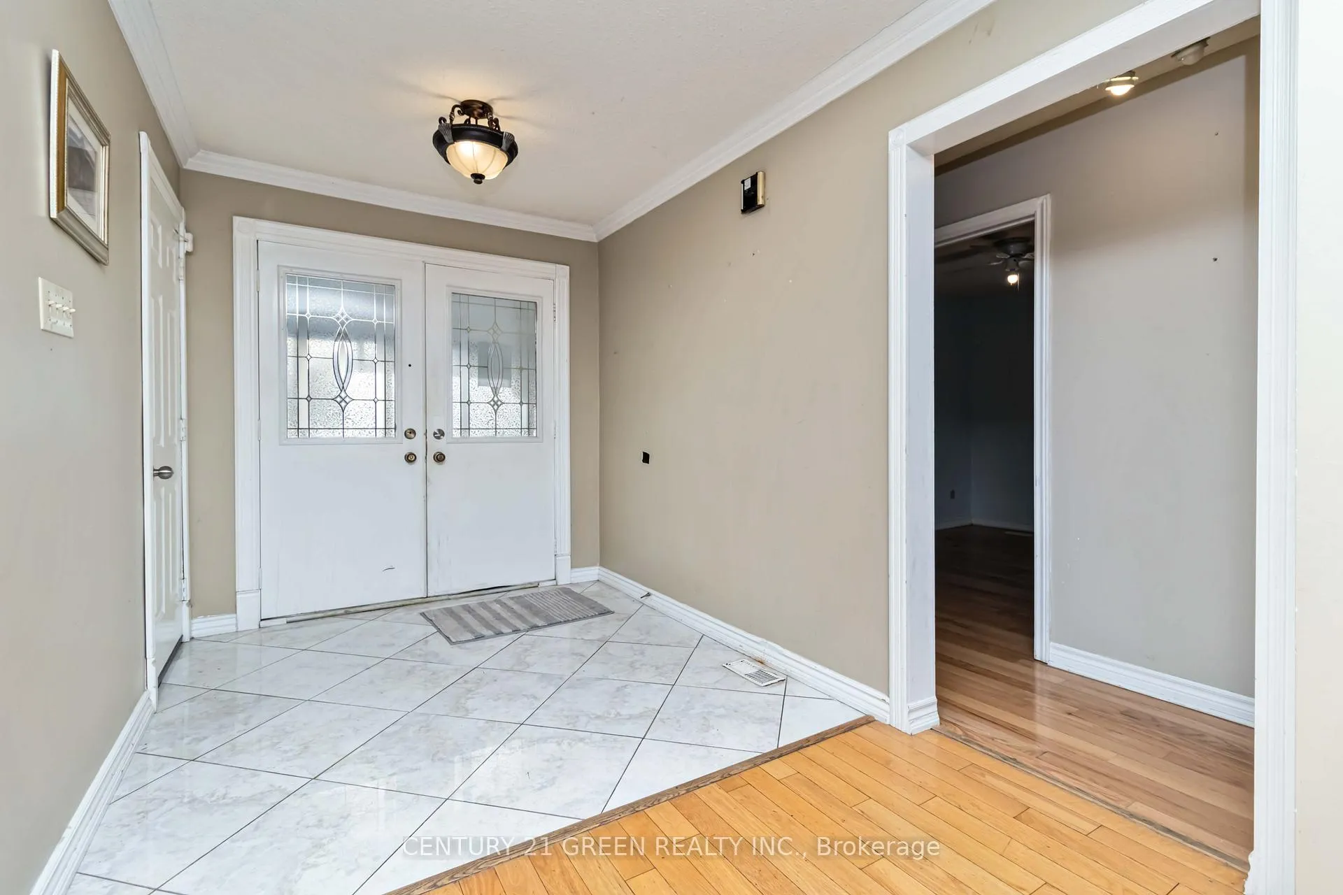 Photo 5 of 26 Milford Crescent, Brampton, Central Park — HOMEH