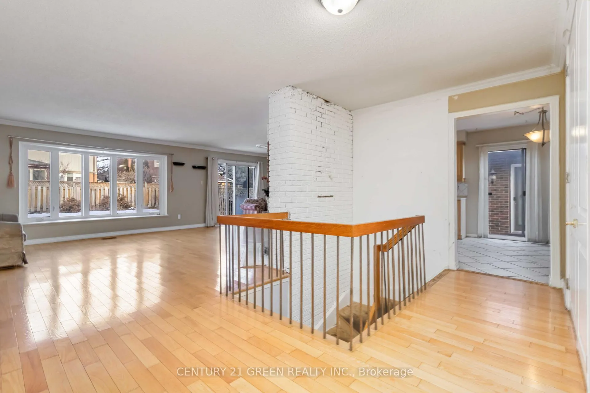 Photo 6 of 26 Milford Crescent, Brampton, Central Park — HOMEH
