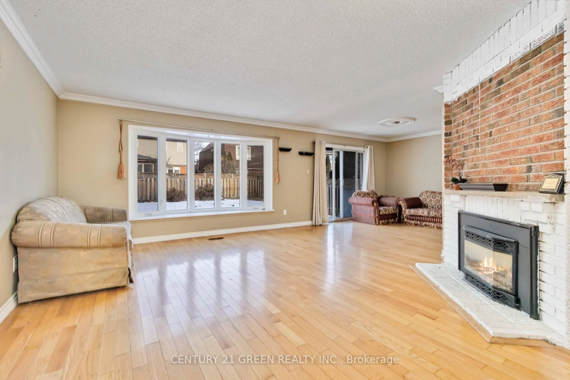 Photo 7 of 26 Milford Crescent, Brampton, Central Park — HOMEH