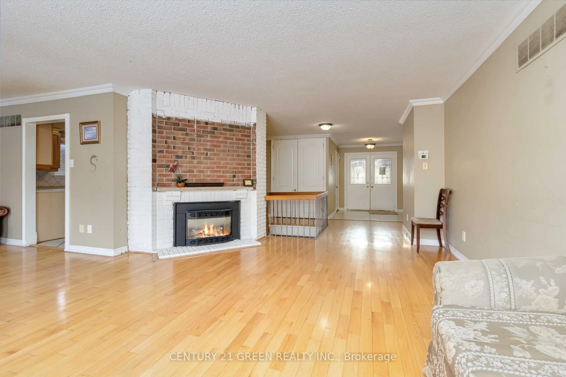 Photo 8 of 26 Milford Crescent, Brampton, Central Park — HOMEH