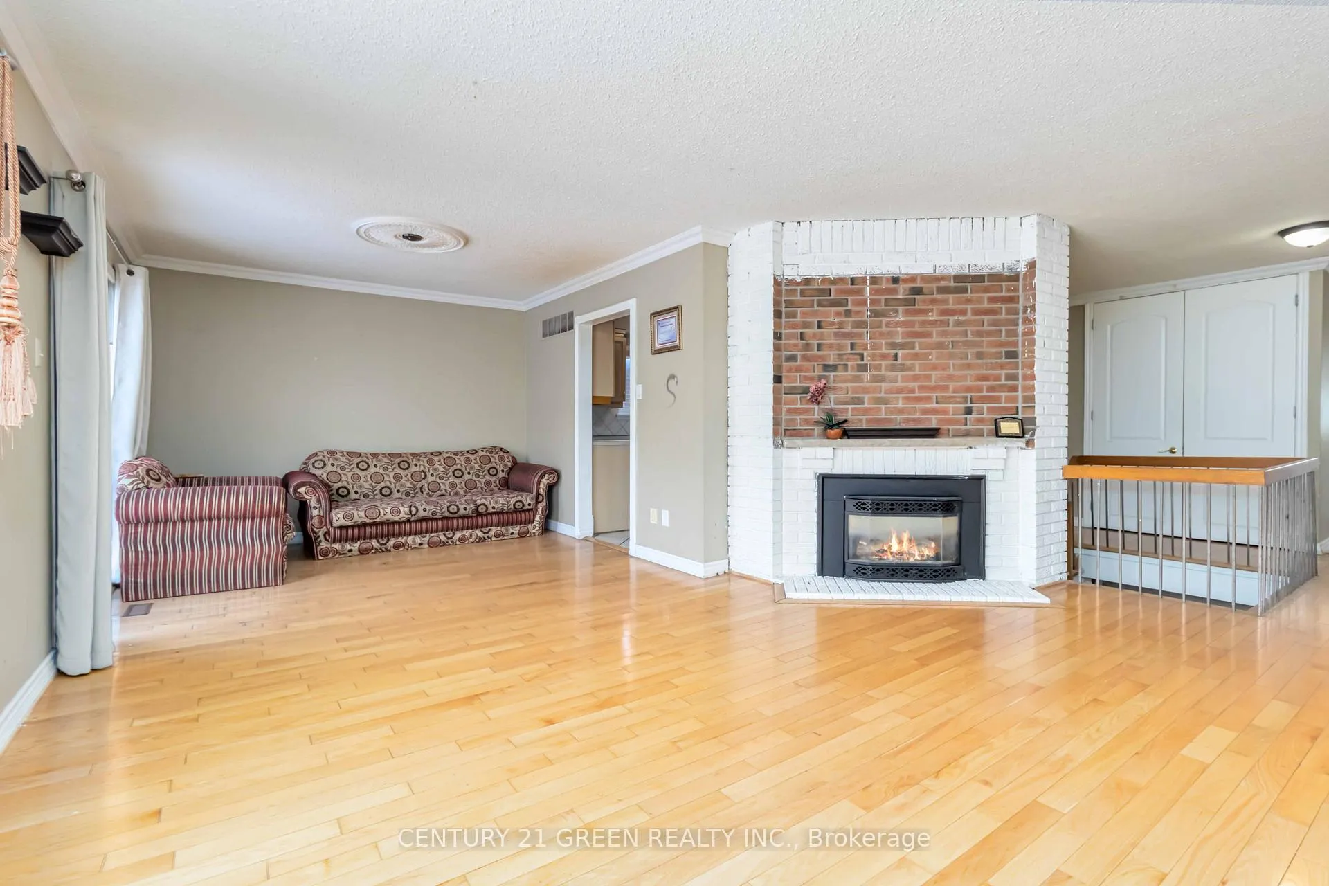 Photo 9 of 26 Milford Crescent, Brampton, Central Park — HOMEH