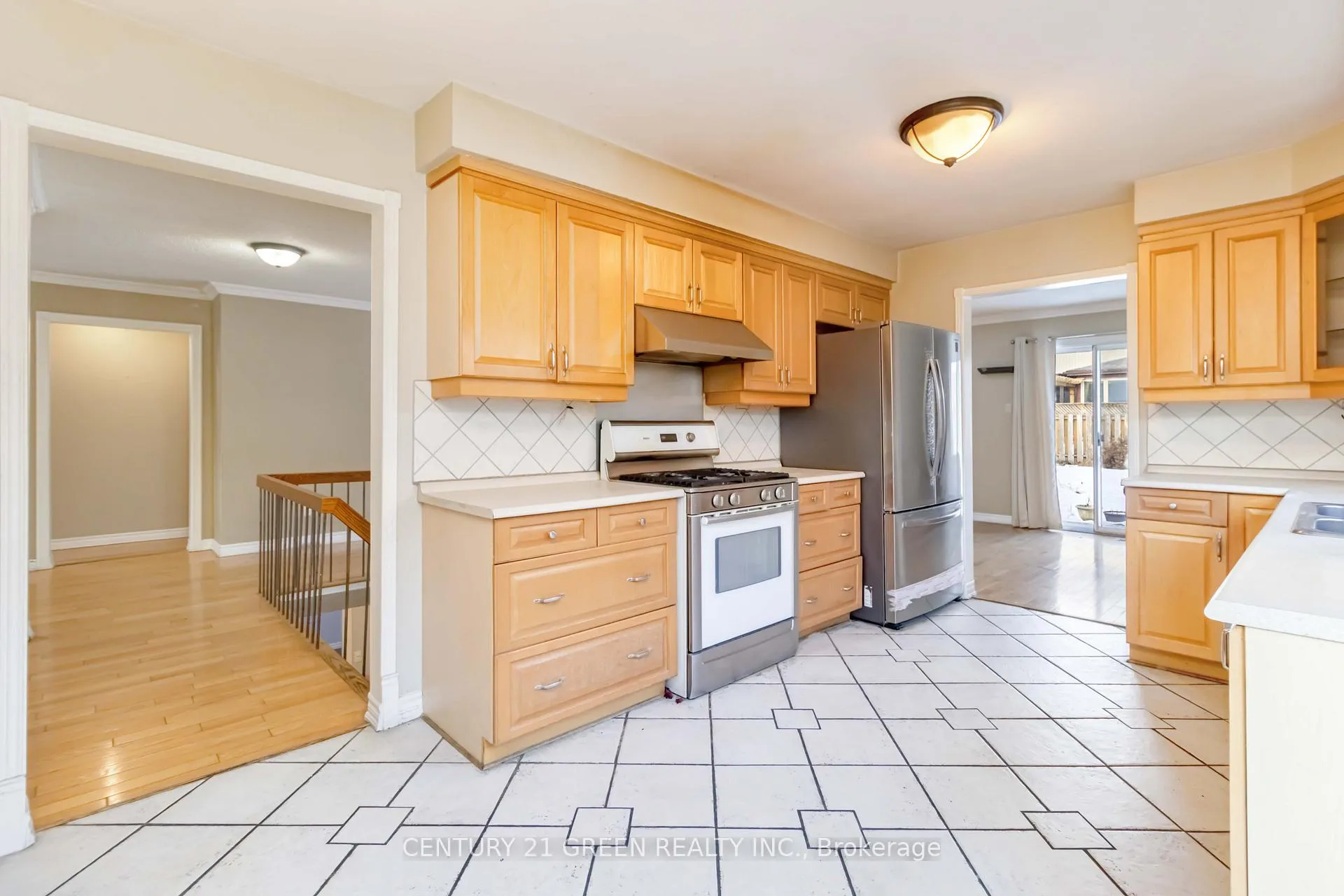 Photo 13 of 26 Milford Crescent, Brampton, Central Park — HOMEH
