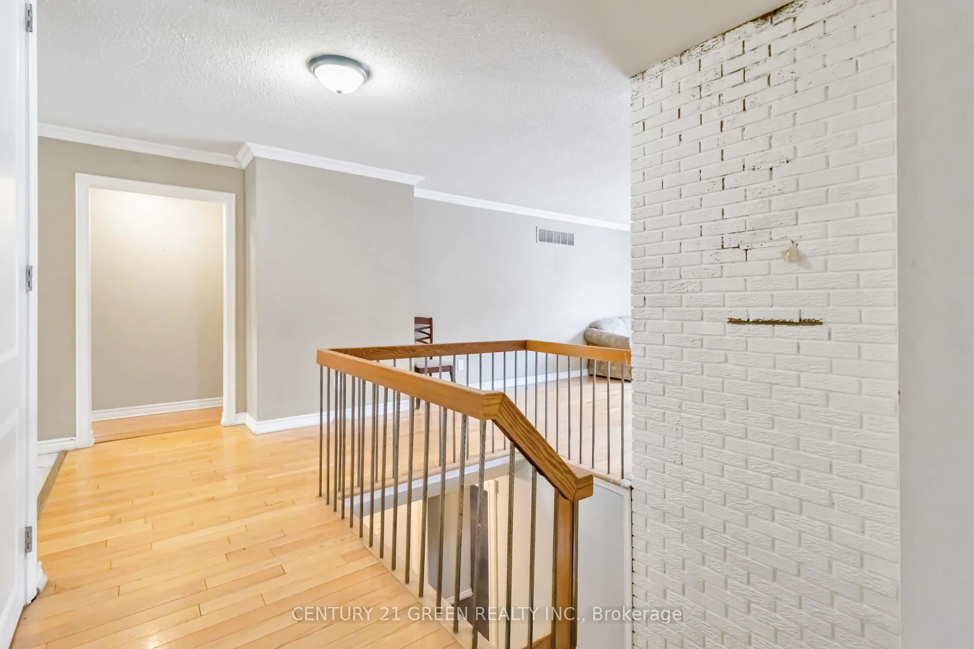 Photo 14 of 26 Milford Crescent, Brampton, Central Park — HOMEH