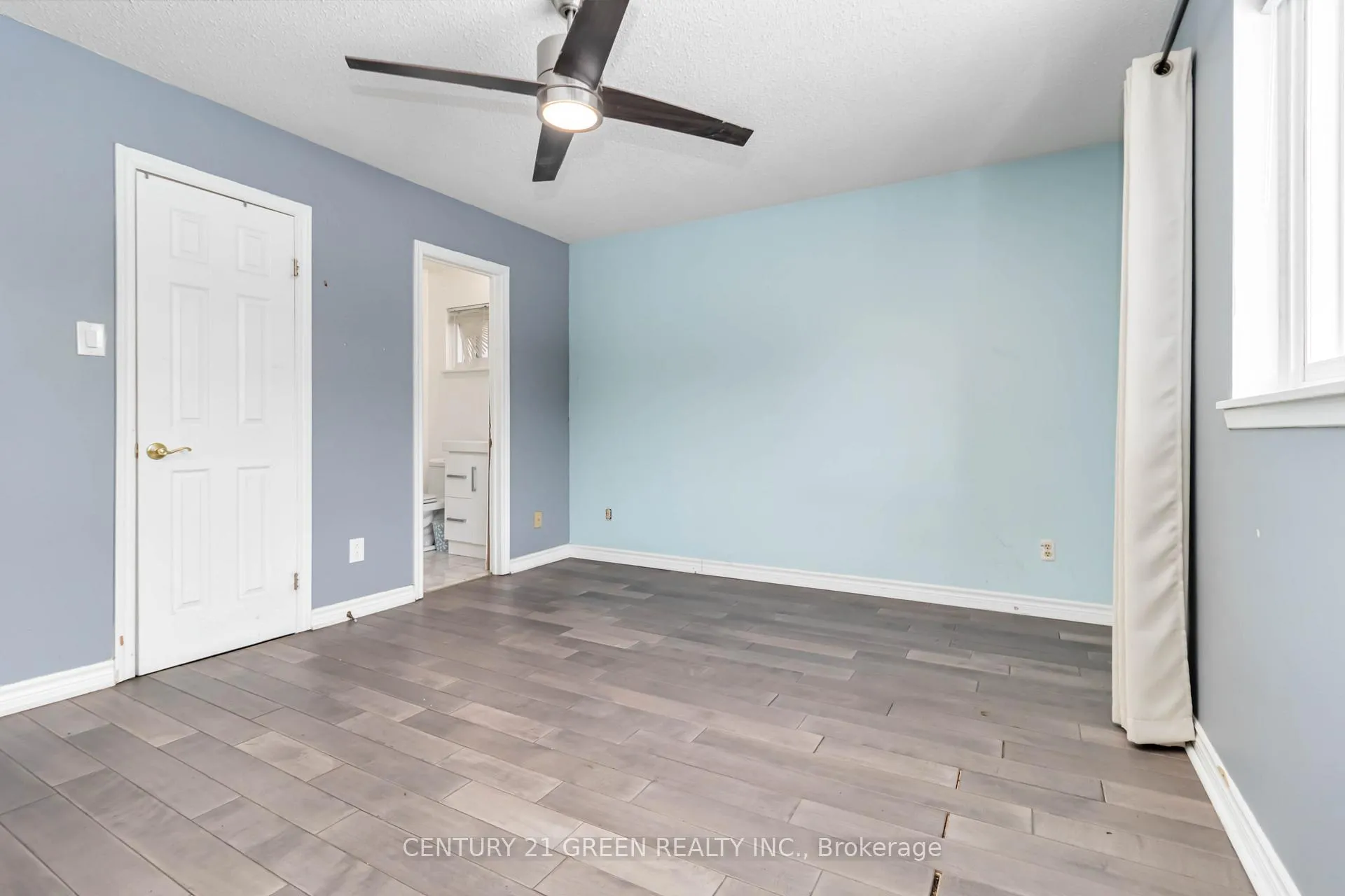 Photo 20 of 26 Milford Crescent, Brampton, Central Park — HOMEH