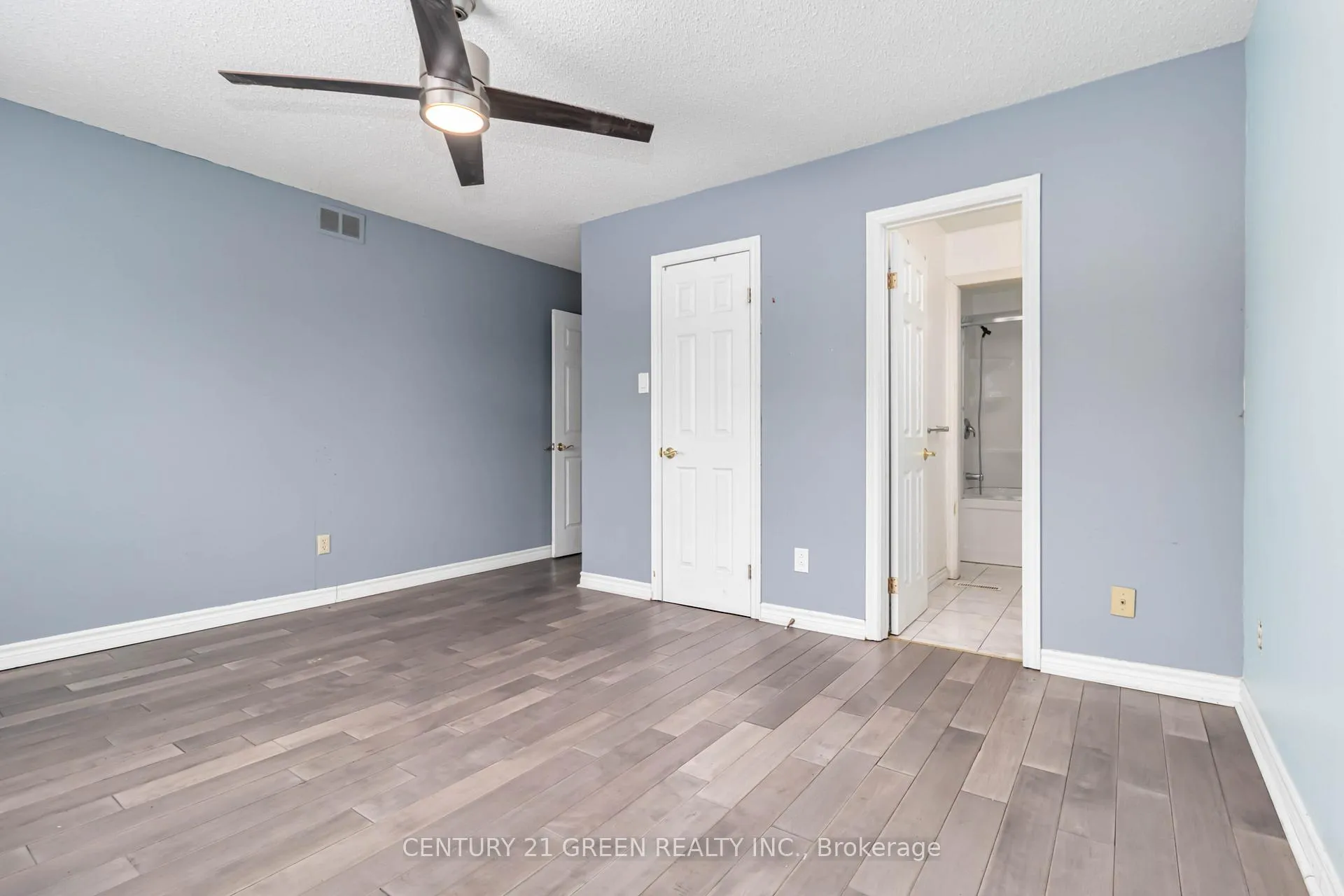 Photo 21 of 26 Milford Crescent, Brampton, Central Park — HOMEH