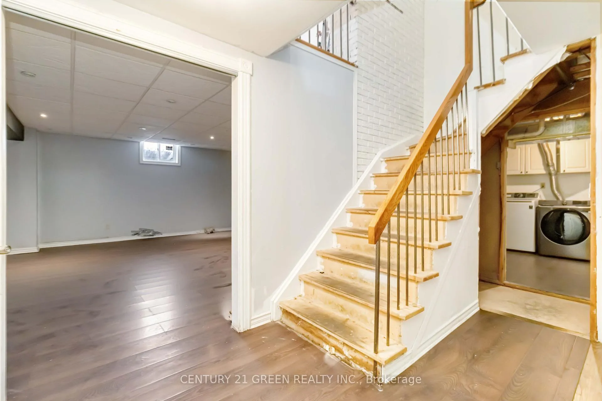 Photo 23 of 26 Milford Crescent, Brampton, Central Park — HOMEH