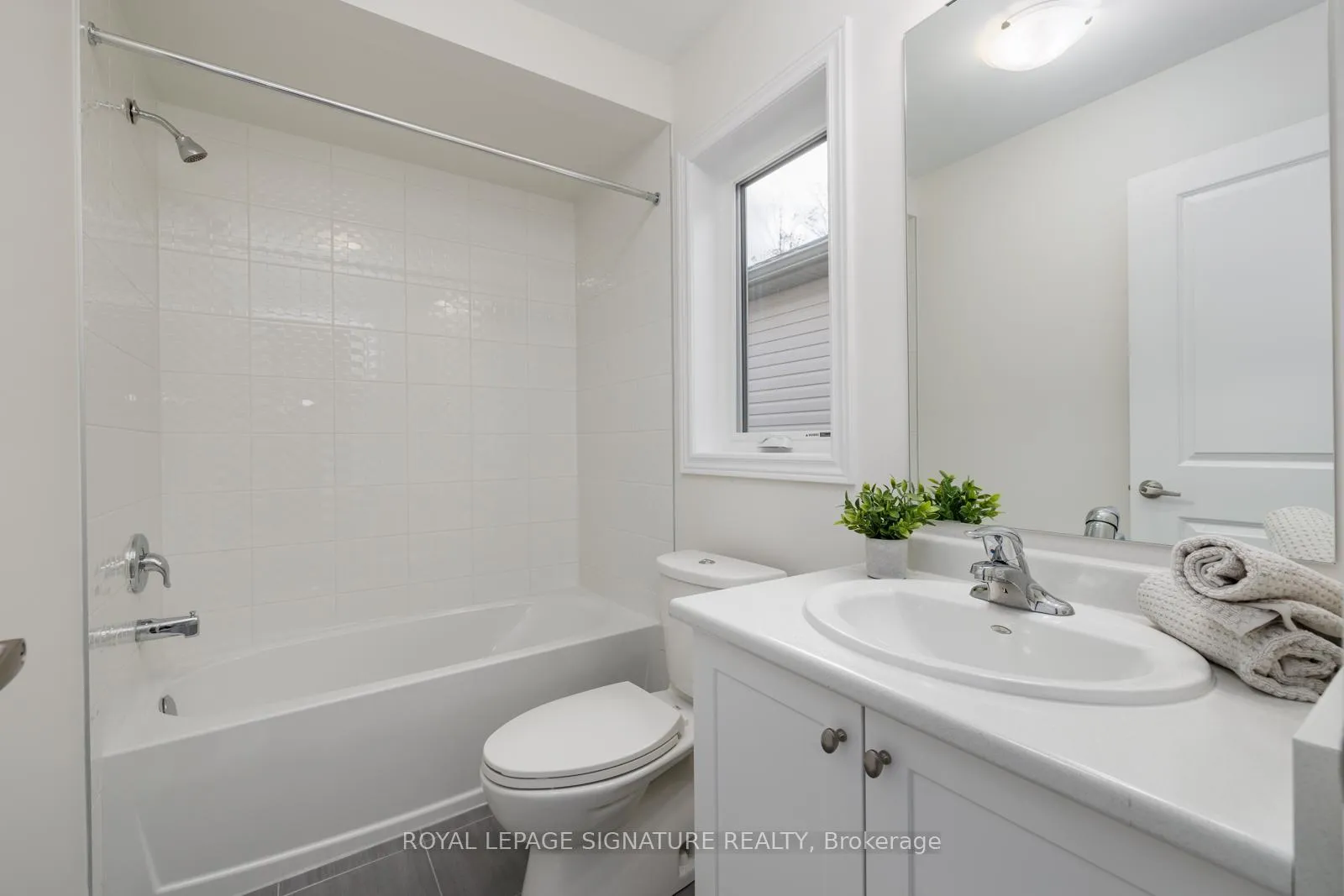 Photo 23 of 296 Broadacre Drive, Kitchener — HOMEH