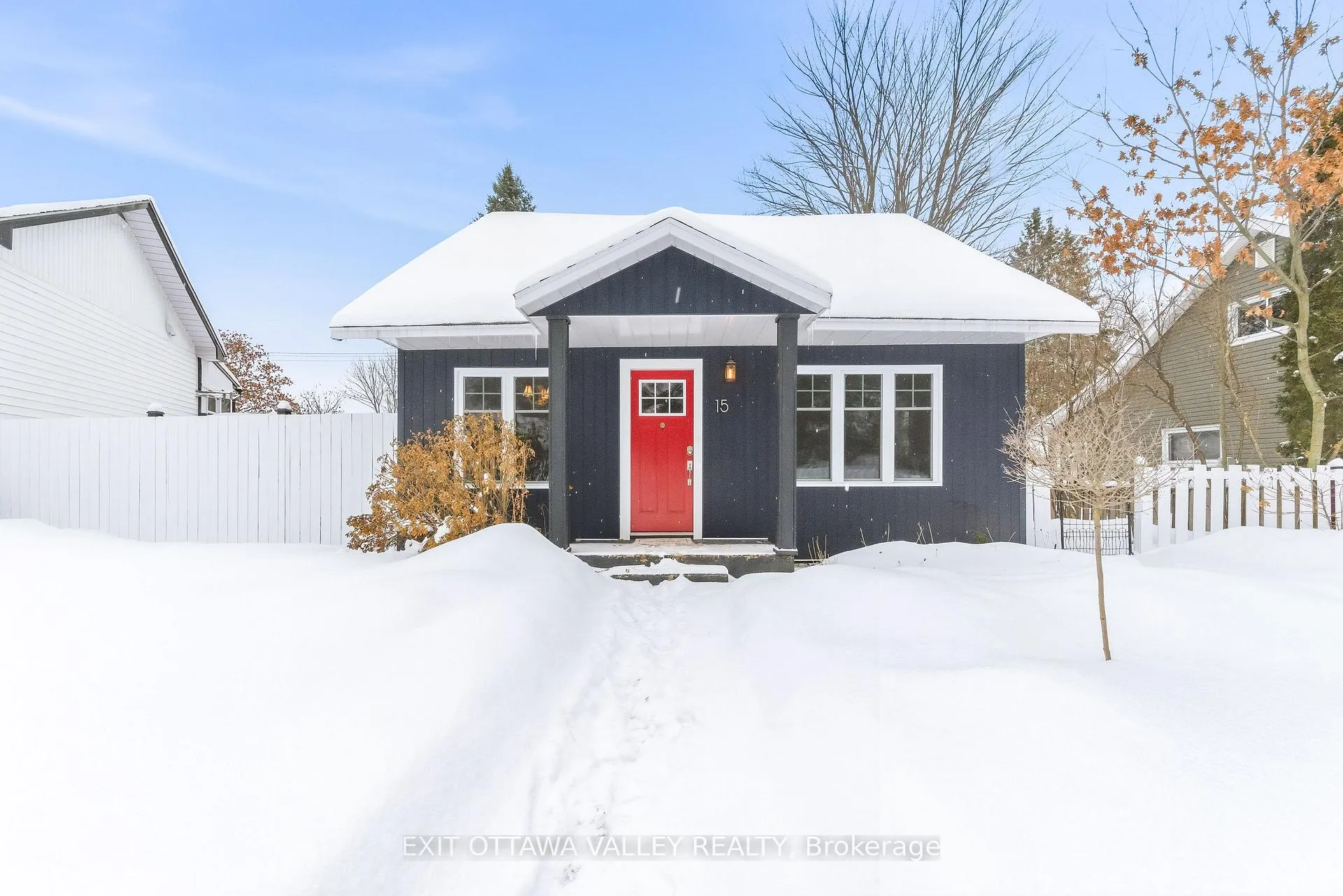 Photo 1 of 15 Spruce Crescent, Deep River — HOMEH