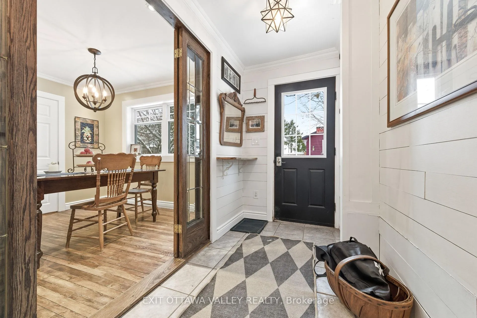 Photo 2 of 15 Spruce Crescent, Deep River — HOMEH