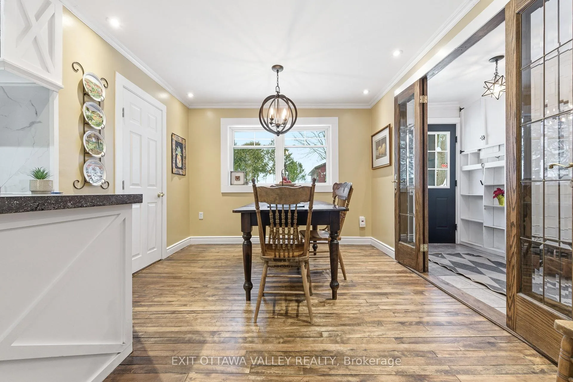 Photo 4 of 15 Spruce Crescent, Deep River — HOMEH