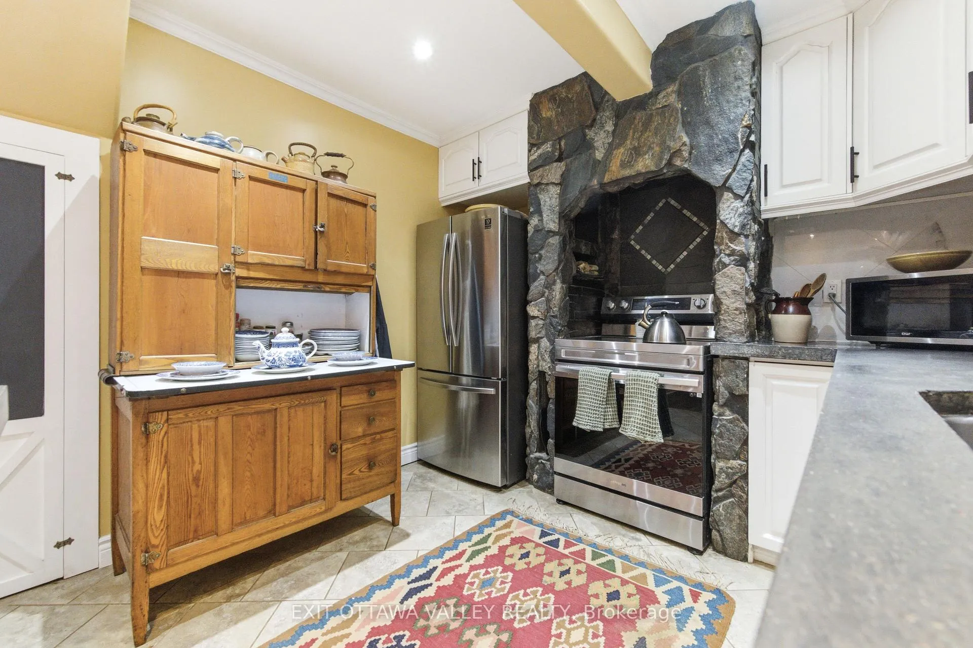 Photo 7 of 15 Spruce Crescent, Deep River — HOMEH