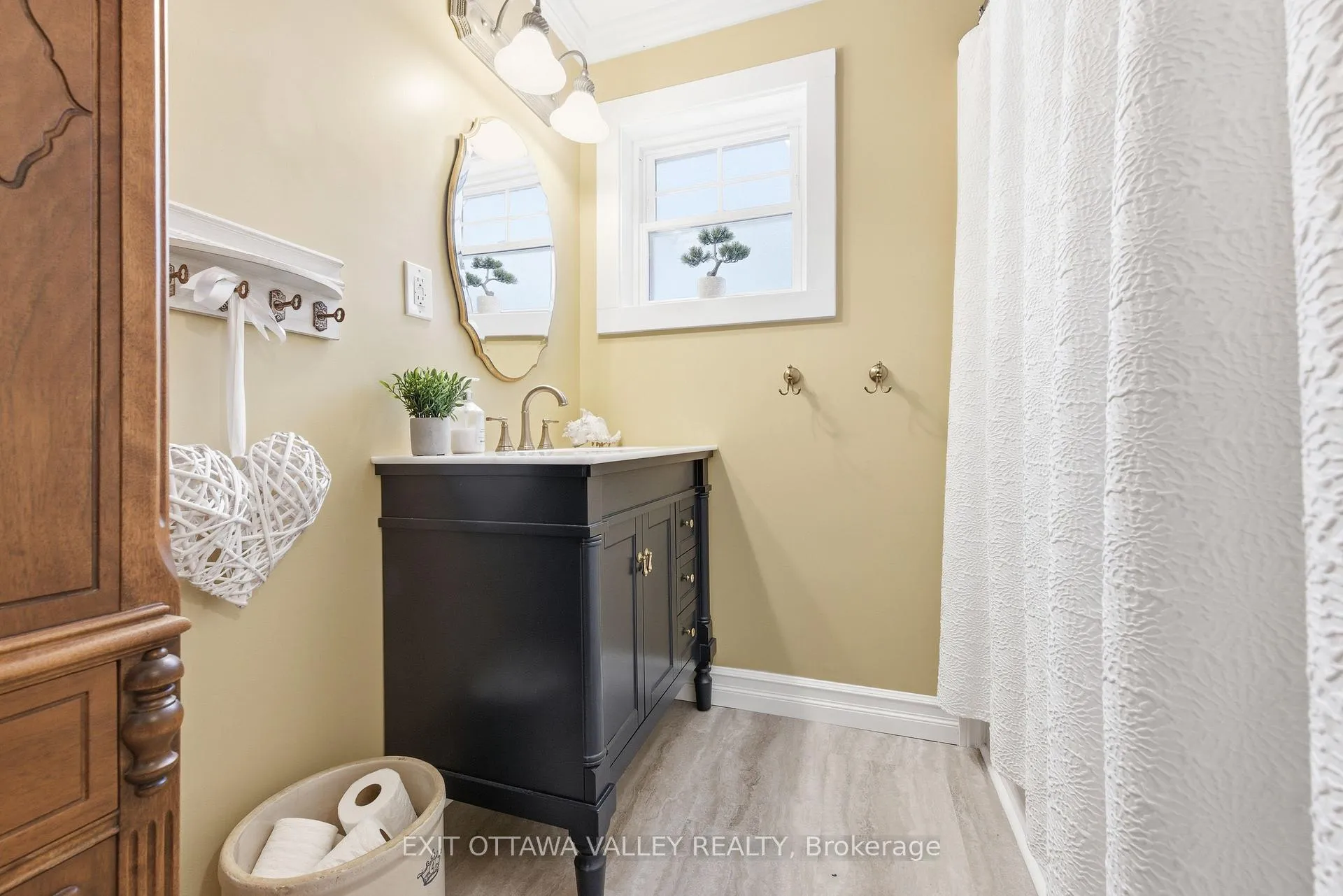 Photo 19 of 15 Spruce Crescent, Deep River — HOMEH