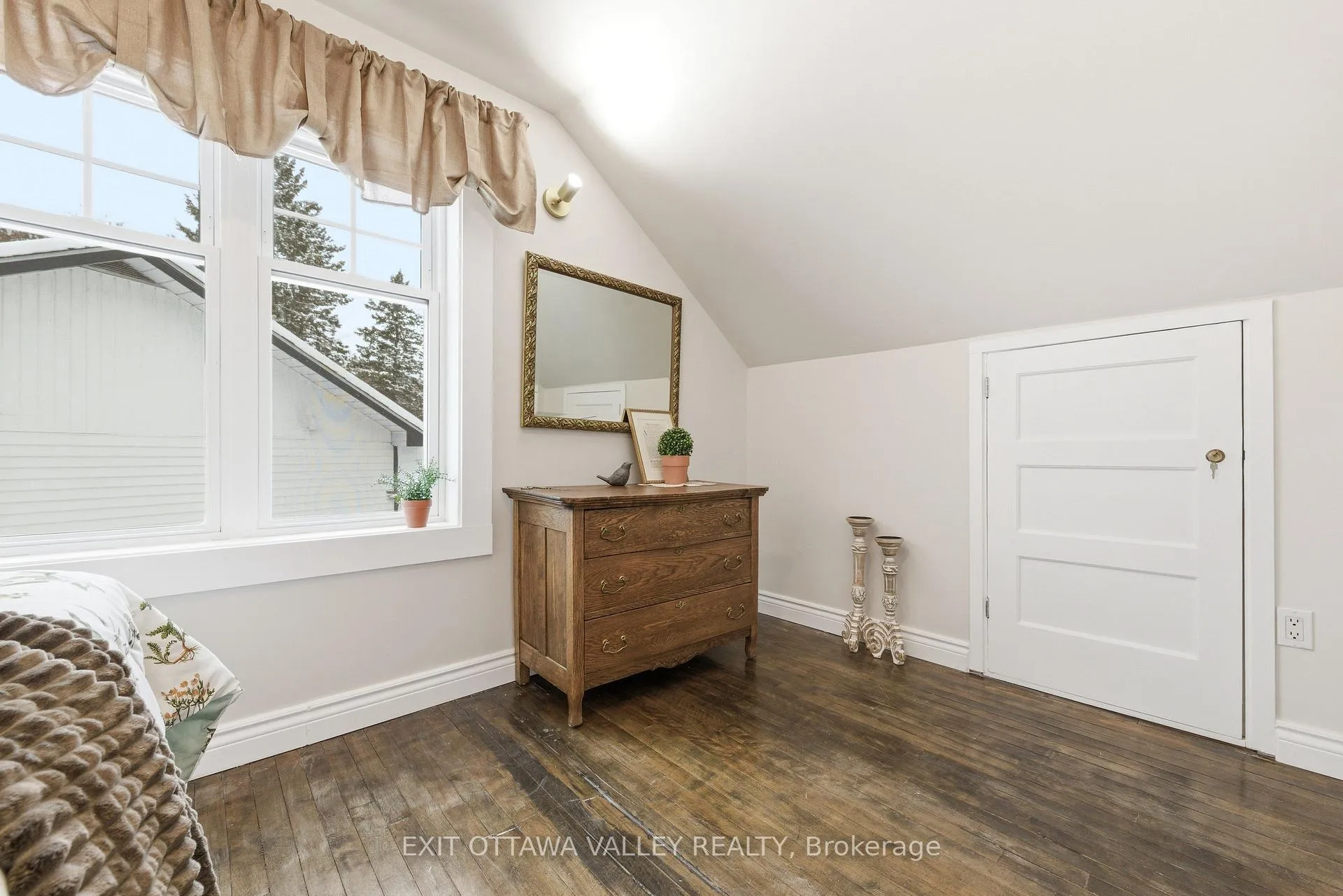 Photo 22 of 15 Spruce Crescent, Deep River — HOMEH