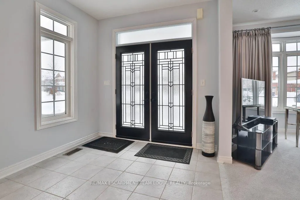 Photo 3 of 4184 Kane Crescent, Burlington, Rose — HOMEH