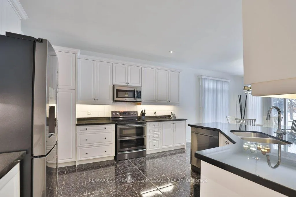 Photo 10 of 4184 Kane Crescent, Burlington, Rose — HOMEH