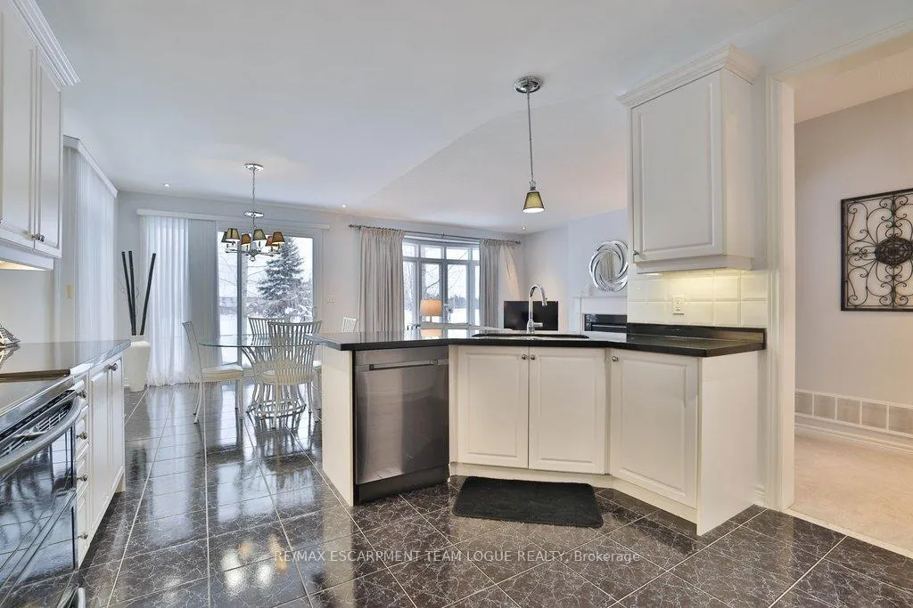 Photo 14 of 4184 Kane Crescent, Burlington, Rose — HOMEH