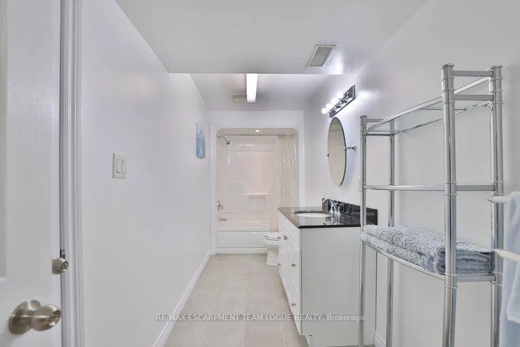Photo 44 of 4184 Kane Crescent, Burlington, Rose — HOMEH