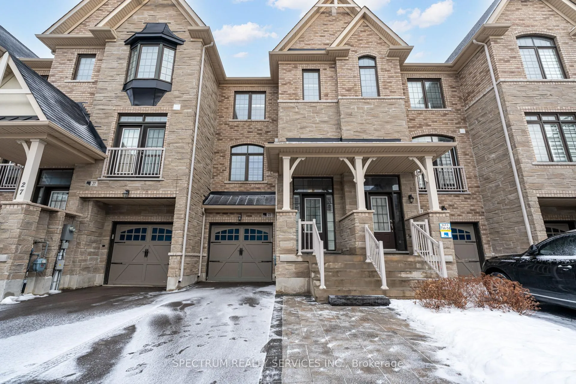 Photo 2 of 23 Sunset Terrace, Vaughan, Vellore Village — HOMEH