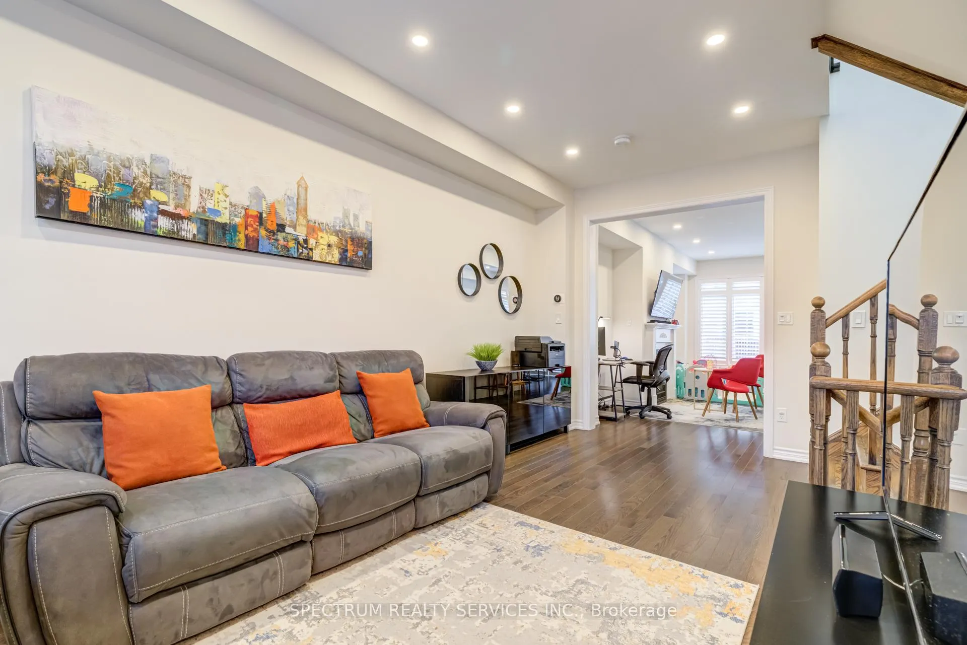 Photo 10 of 23 Sunset Terrace, Vaughan, Vellore Village — HOMEH