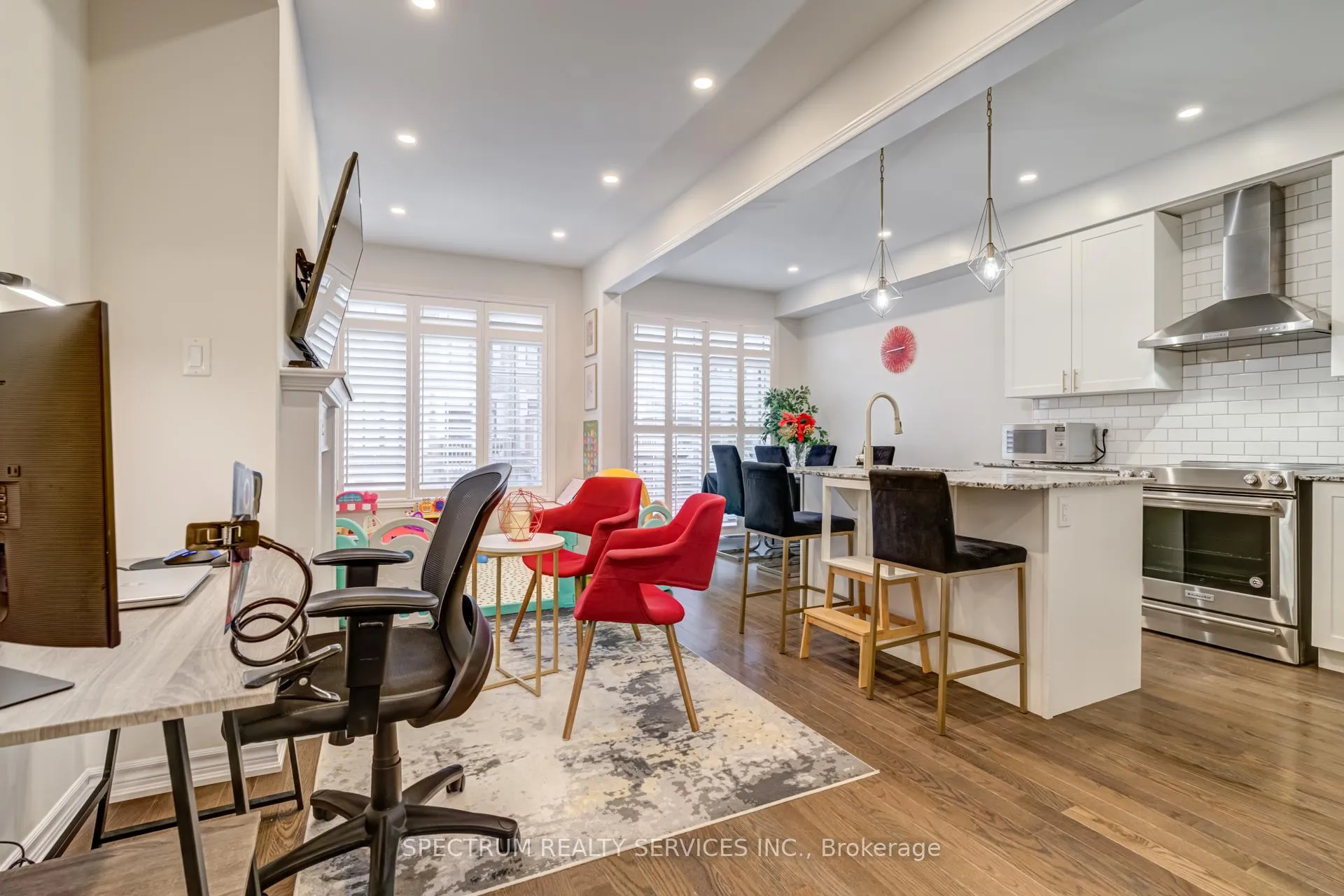 Photo 11 of 23 Sunset Terrace, Vaughan, Vellore Village — HOMEH