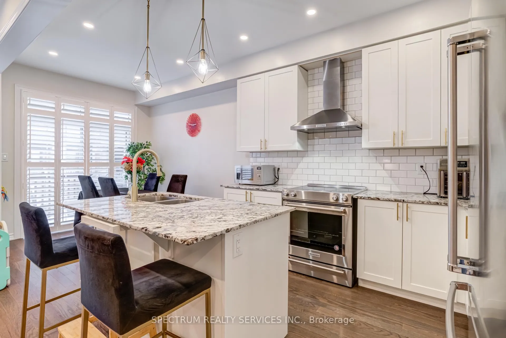 Photo 14 of 23 Sunset Terrace, Vaughan, Vellore Village — HOMEH