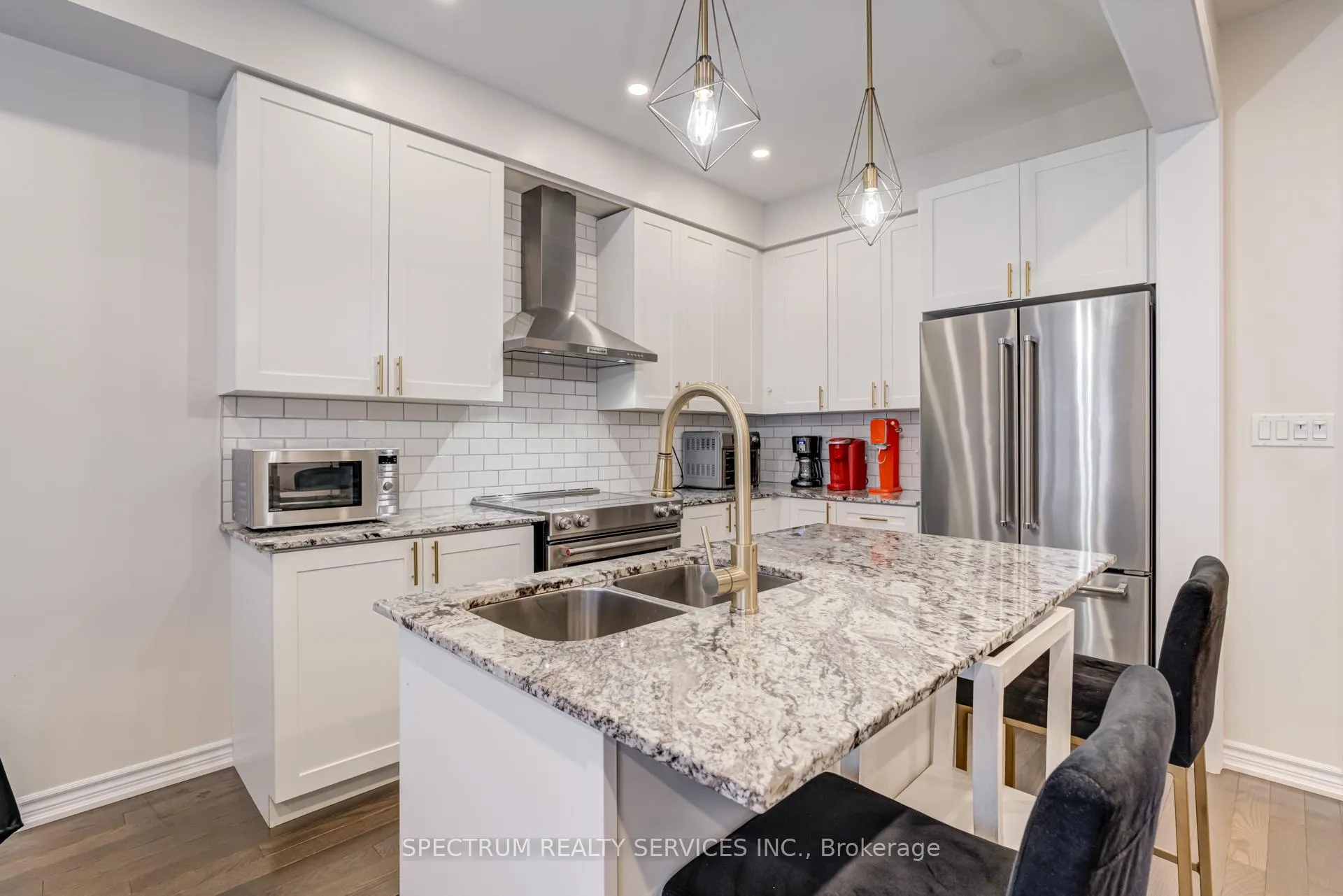 Photo 16 of 23 Sunset Terrace, Vaughan, Vellore Village — HOMEH