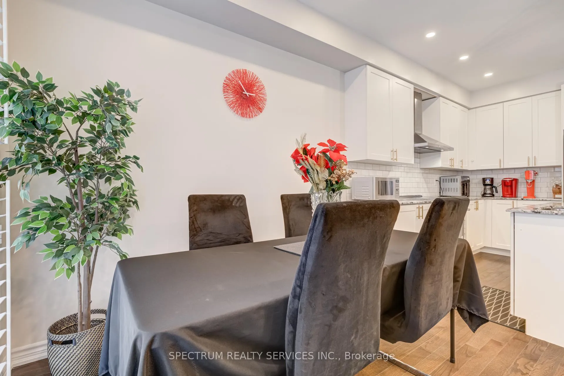 Photo 19 of 23 Sunset Terrace, Vaughan, Vellore Village — HOMEH