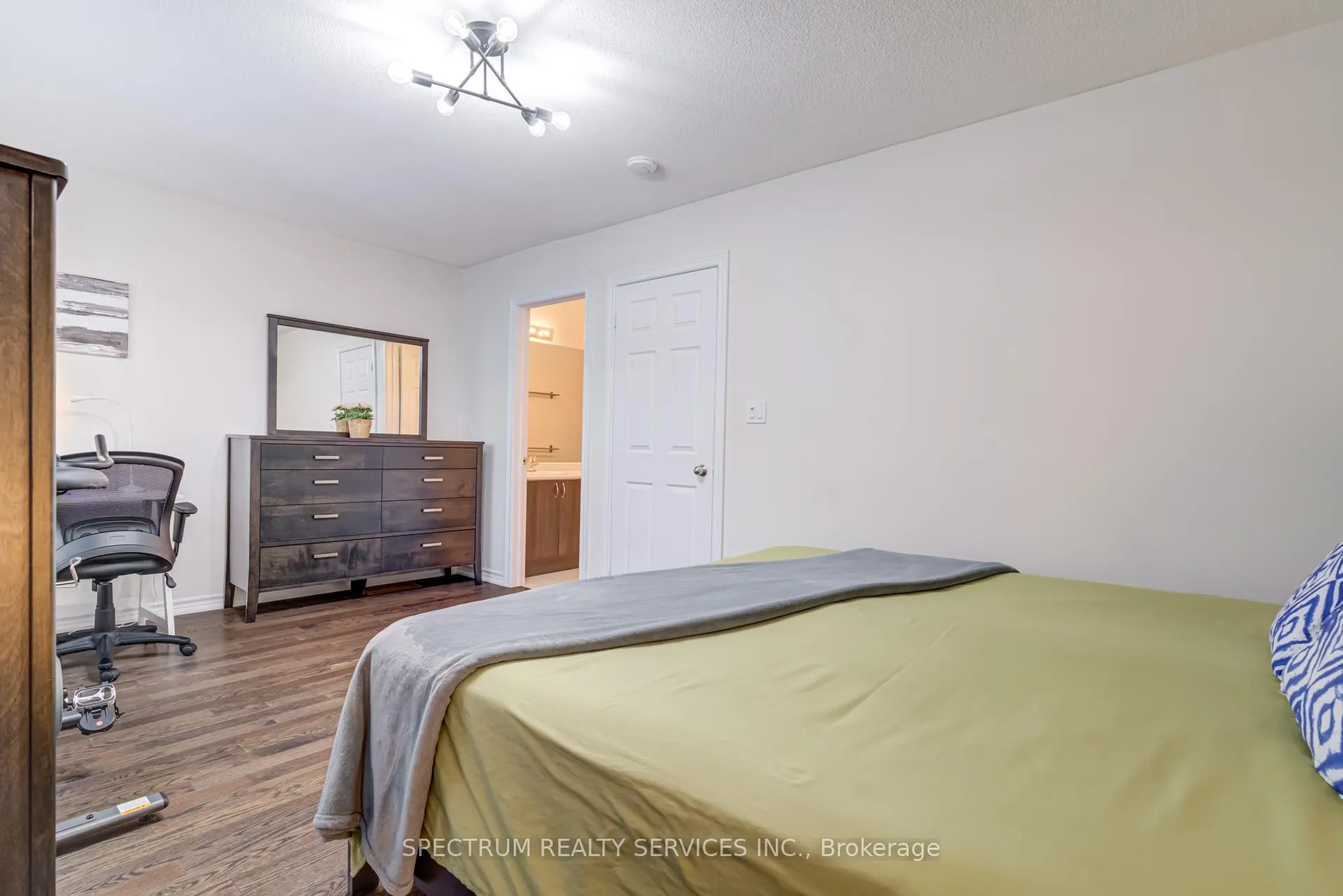 Photo 21 of 23 Sunset Terrace, Vaughan, Vellore Village — HOMEH