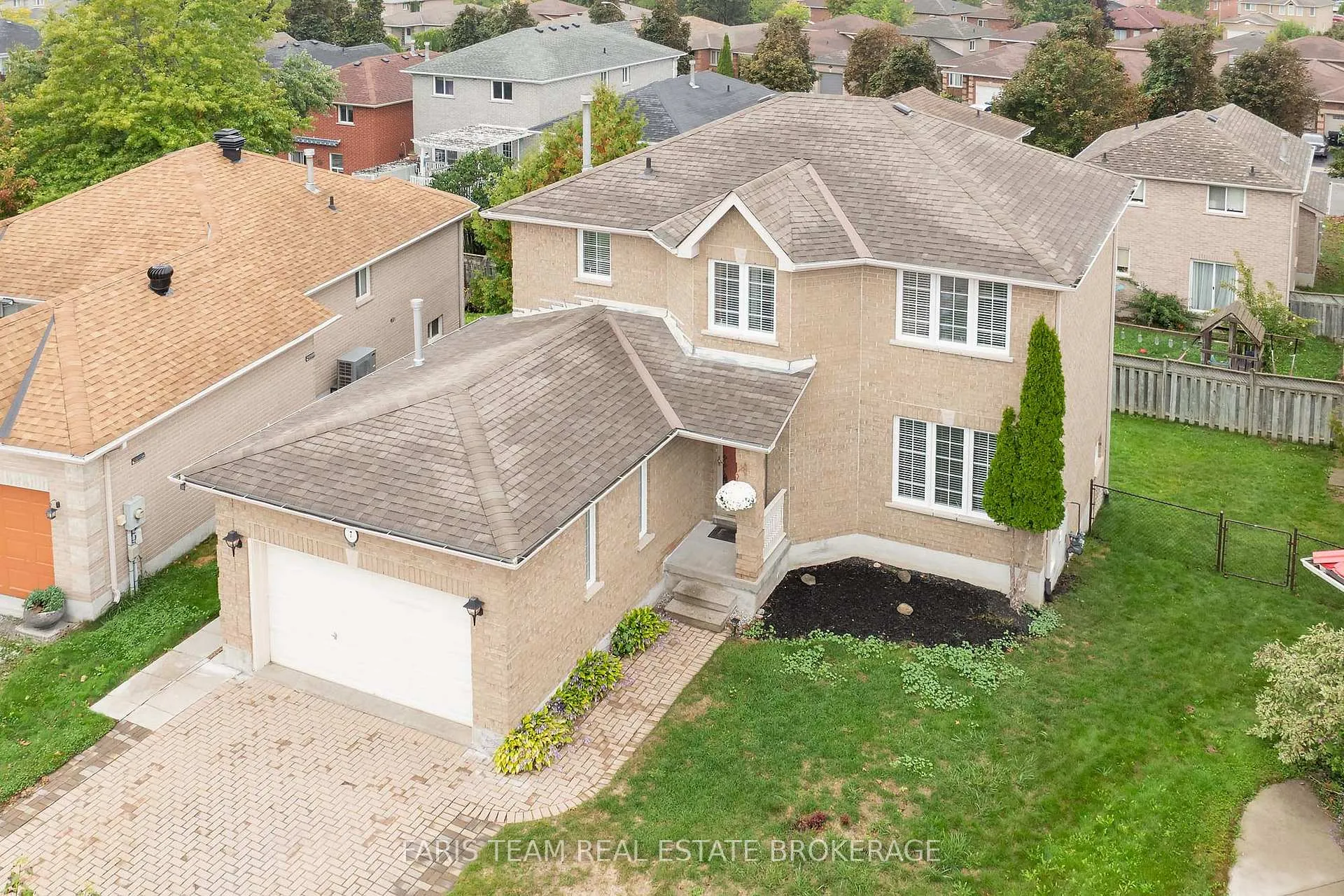 Photo 3 of 7 Round Leaf Court, Barrie, Holly — HOMEH