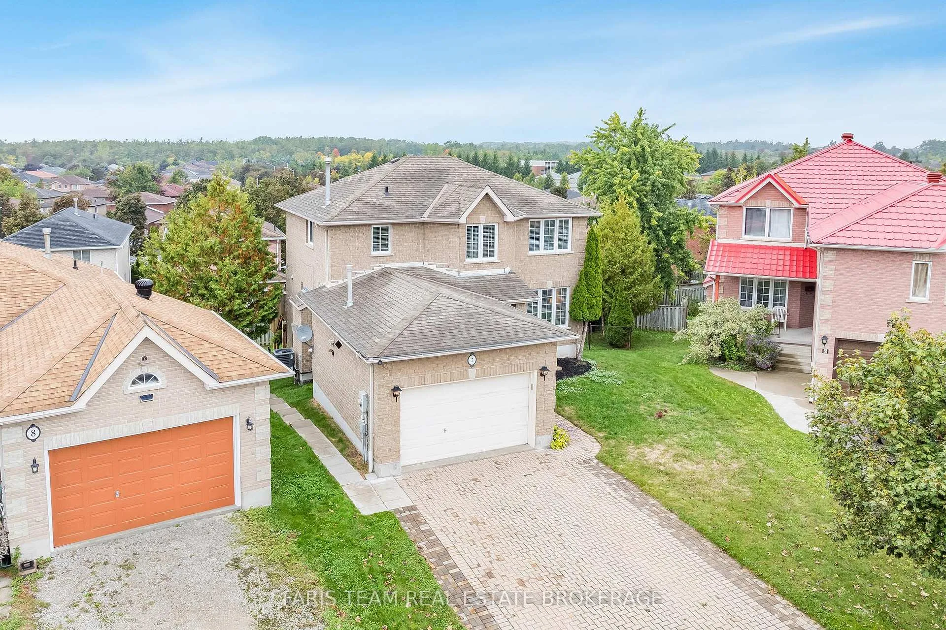Photo 5 of 7 Round Leaf Court, Barrie, Holly — HOMEH