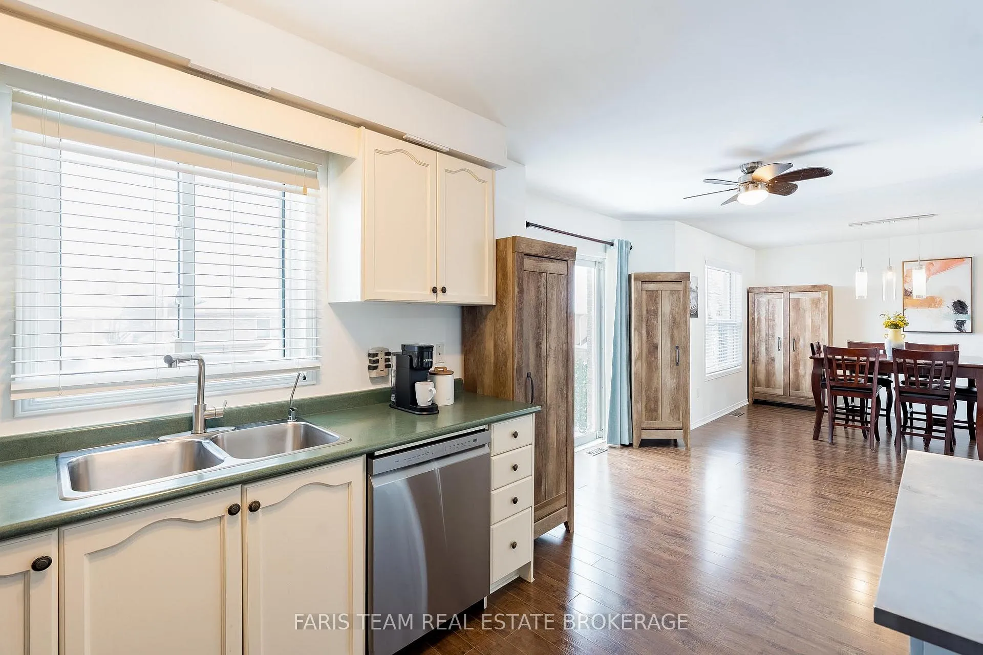 Photo 9 of 7 Round Leaf Court, Barrie, Holly — HOMEH