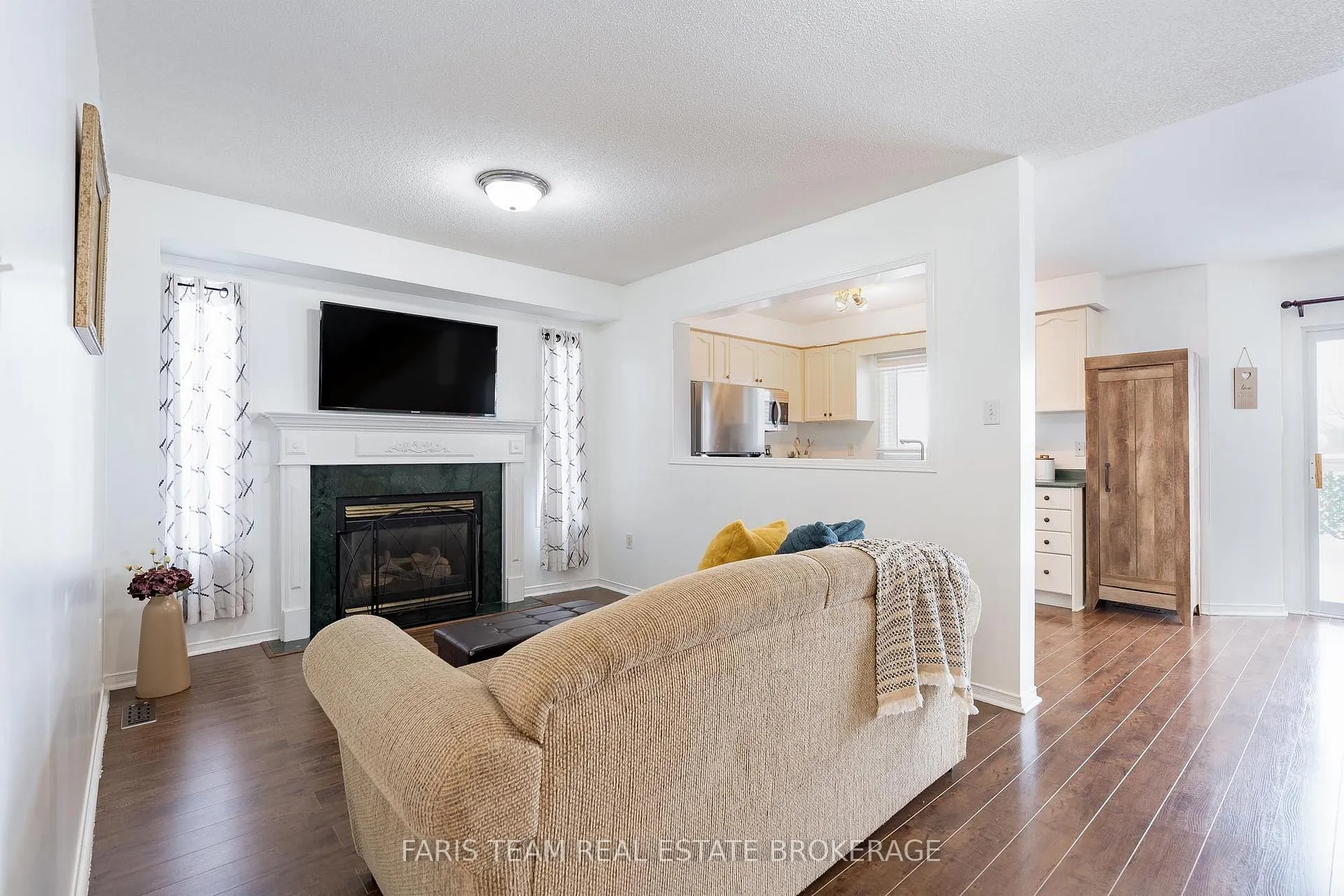 Photo 15 of 7 Round Leaf Court, Barrie, Holly — HOMEH