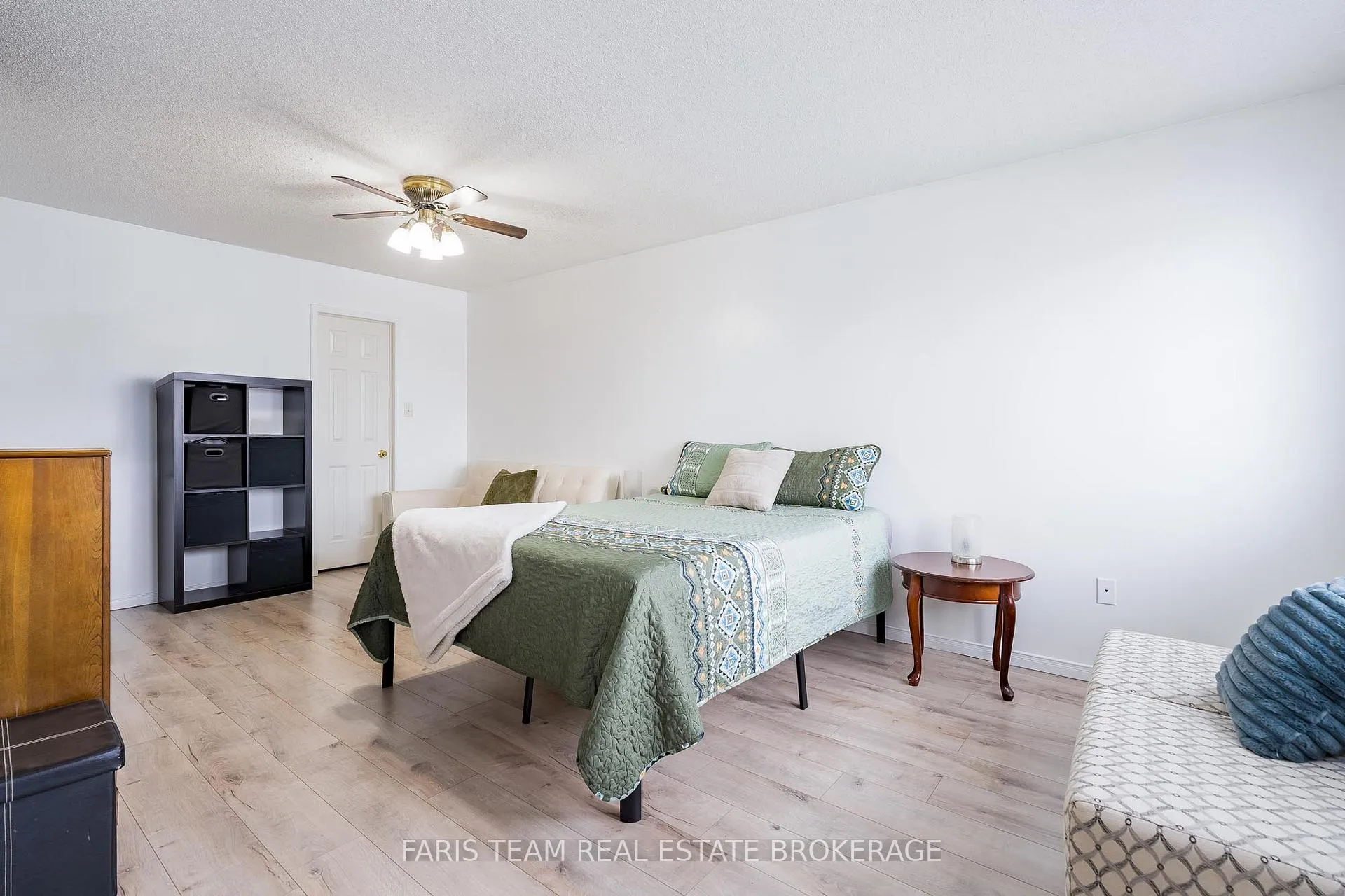 Photo 18 of 7 Round Leaf Court, Barrie, Holly — HOMEH