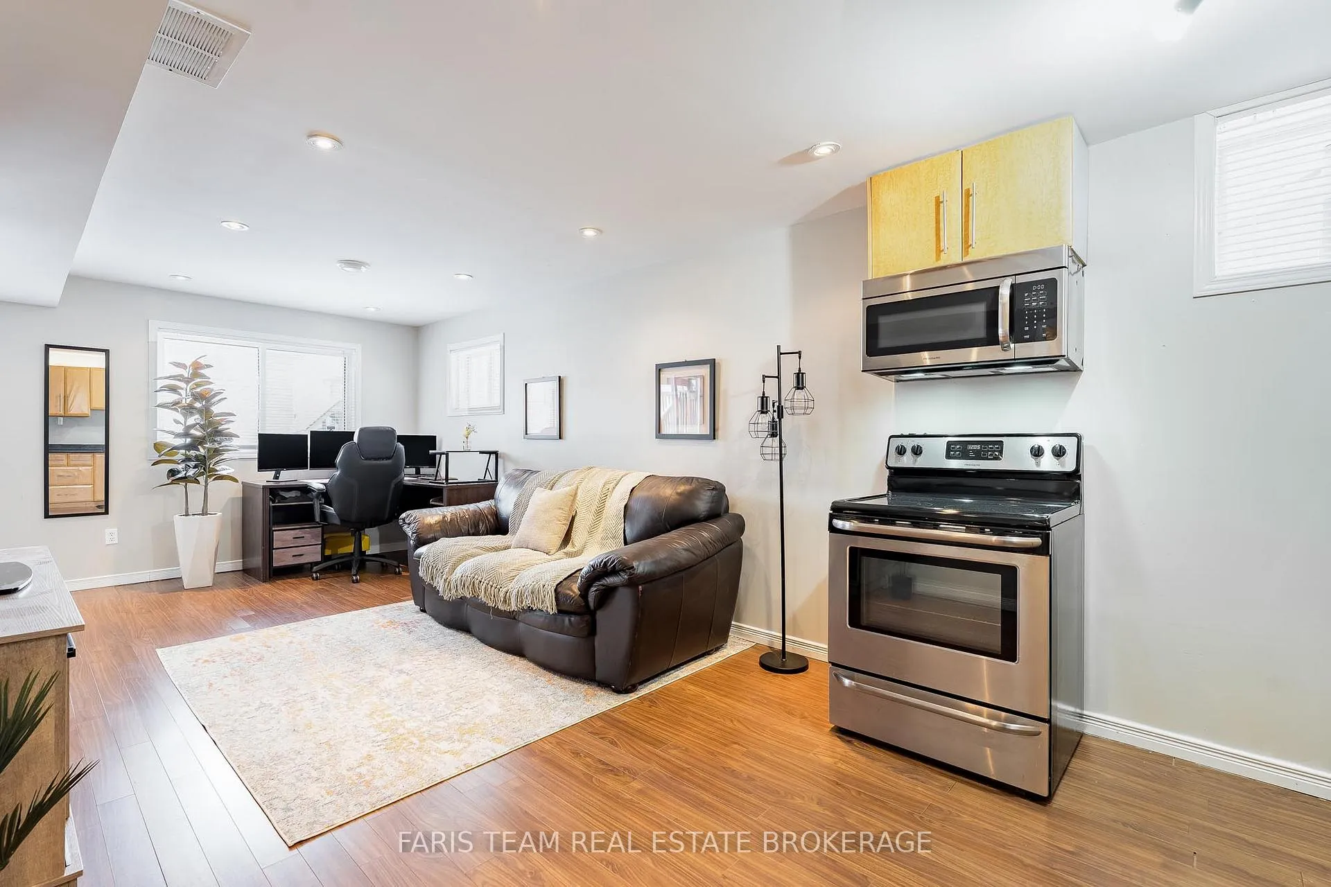 Photo 28 of 7 Round Leaf Court, Barrie, Holly — HOMEH