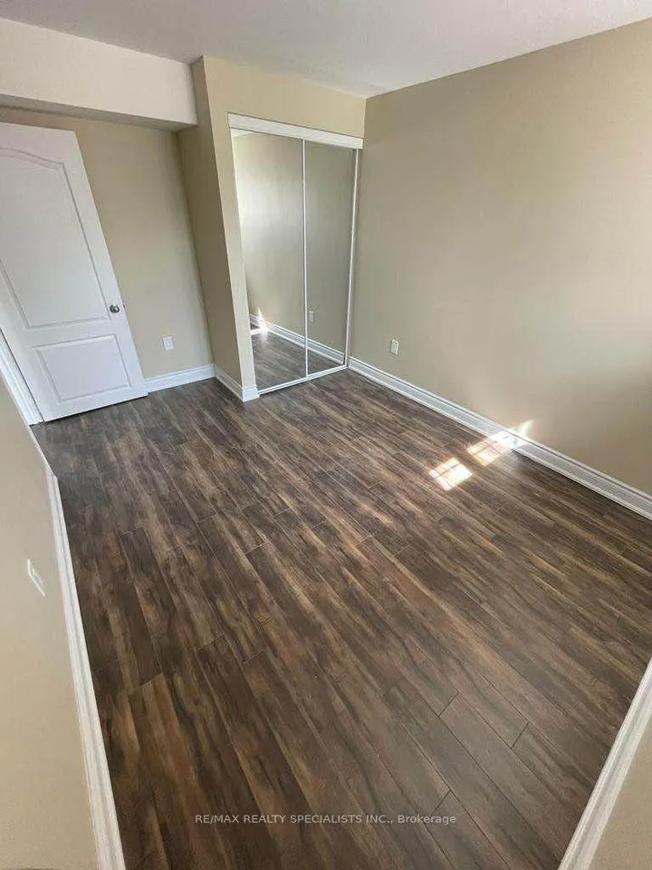 Photo 9 of 4 Tysonville Circle, Brampton, Northwest Brampton — HOMEH
