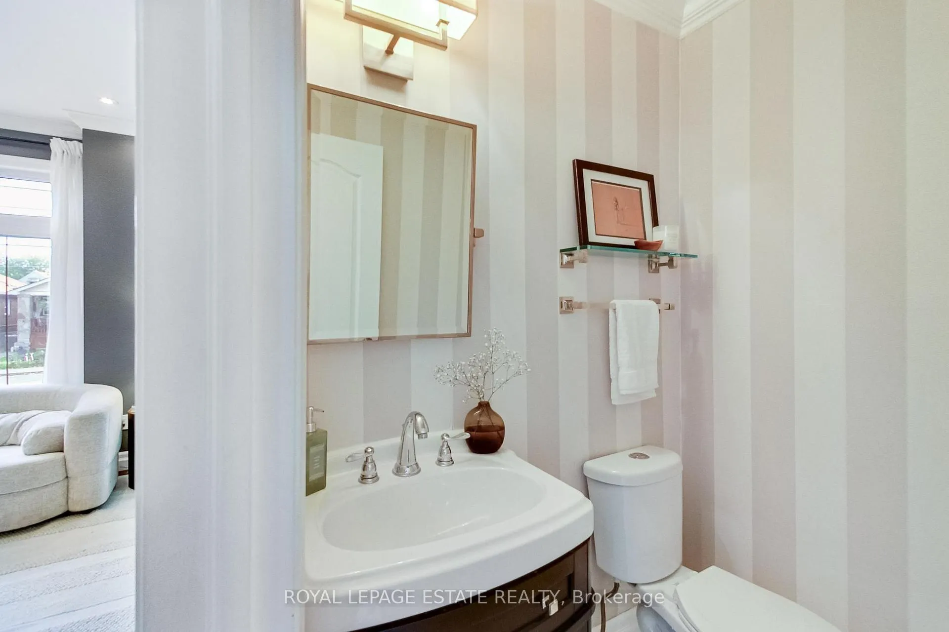 Photo 14 of 20 Westbrook Avenue, Toronto, Woodbine-Lumsden — HOMEH