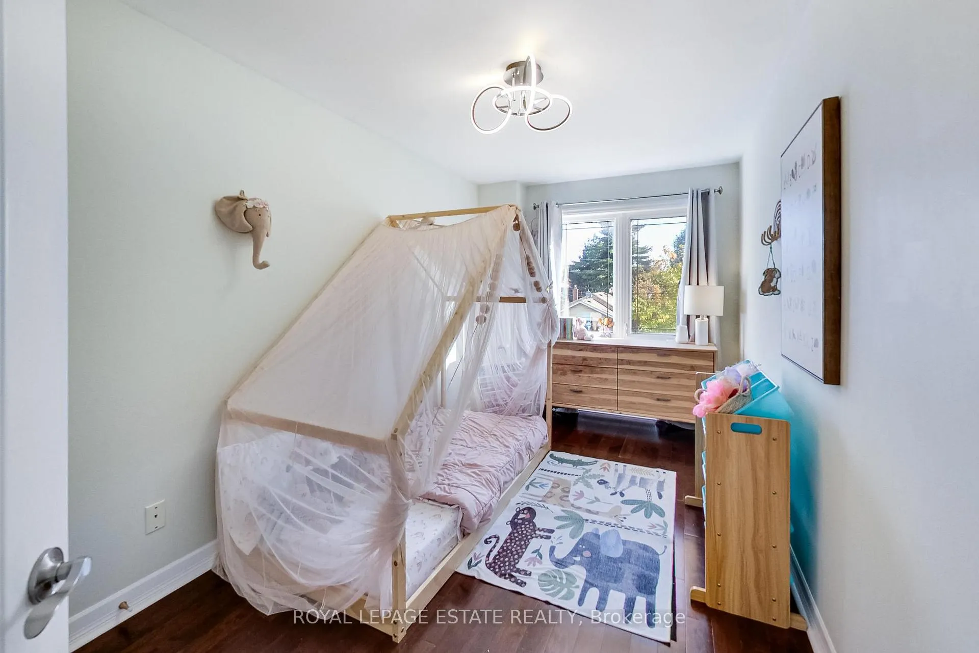 Photo 22 of 20 Westbrook Avenue, Toronto, Woodbine-Lumsden — HOMEH