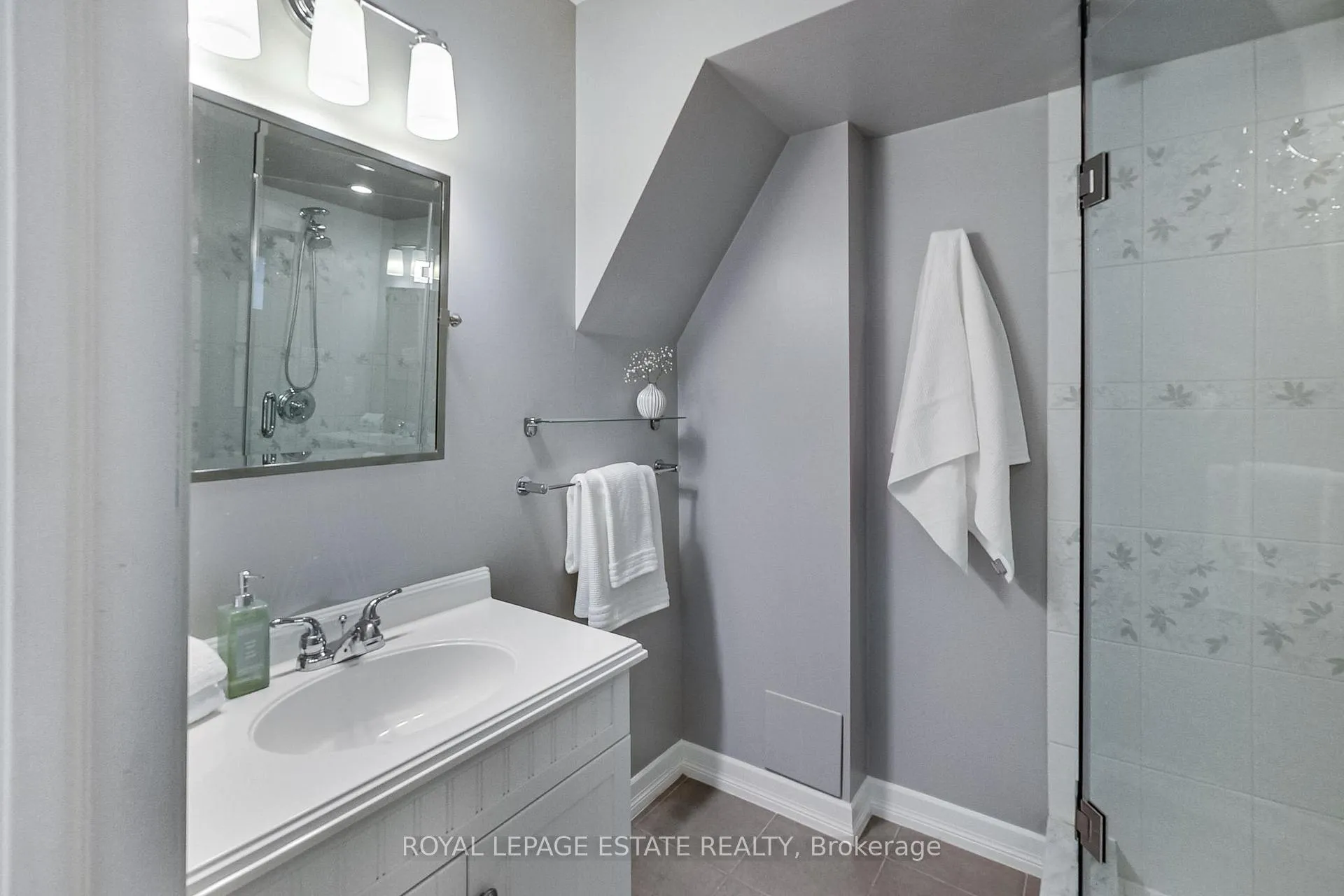 Photo 28 of 20 Westbrook Avenue, Toronto, Woodbine-Lumsden — HOMEH