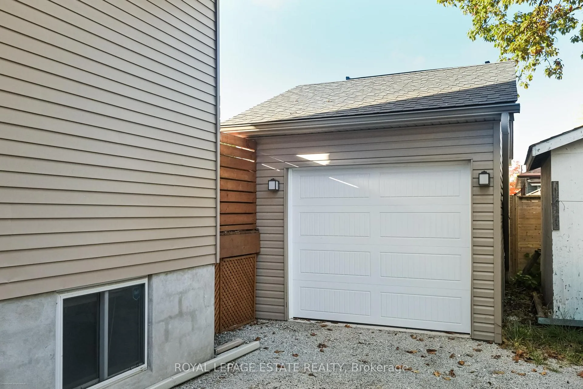 Photo 34 of 20 Westbrook Avenue, Toronto, Woodbine-Lumsden — HOMEH