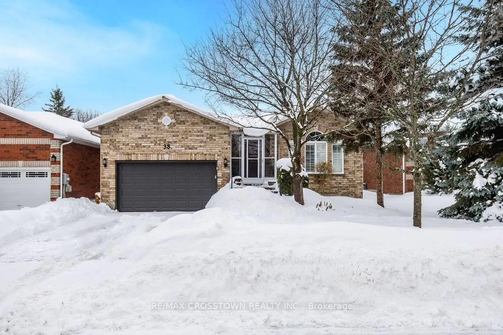 Photo 2 of 38 Brookfield Crescent, Barrie, Bayshore — HOMEH