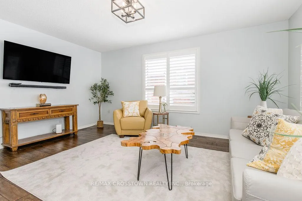 Photo 9 of 38 Brookfield Crescent, Barrie, Bayshore — HOMEH